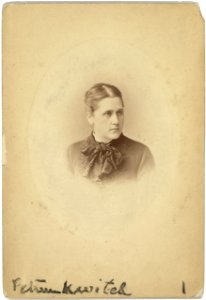 Mrs. Petrunkevitch, head-and-shoulders portrait, facing right LCCN99615524