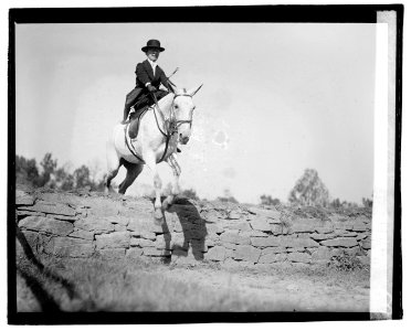 Mrs. R.H. Dunlap LCCN2016829011