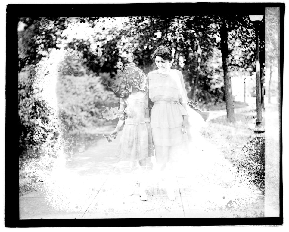 Mrs. Ralph H. Cameron & daughter Katherine LOC npcc.04868