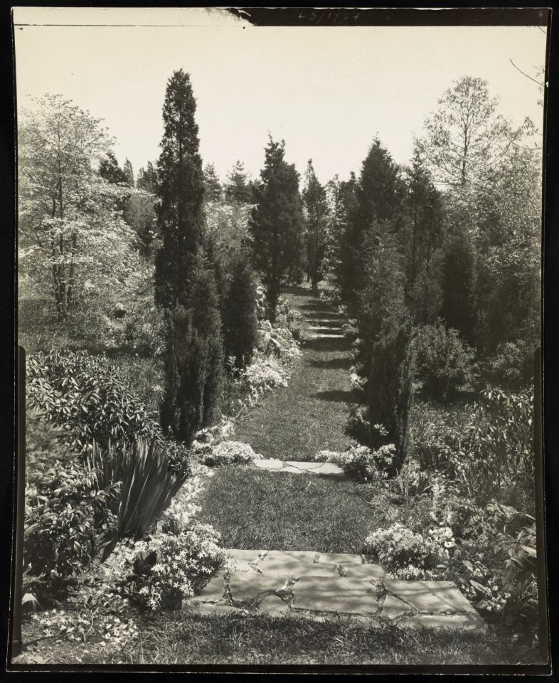 Mrs. Robt. Bacon's estate Old Westbury, L.I. LCCN2014645157