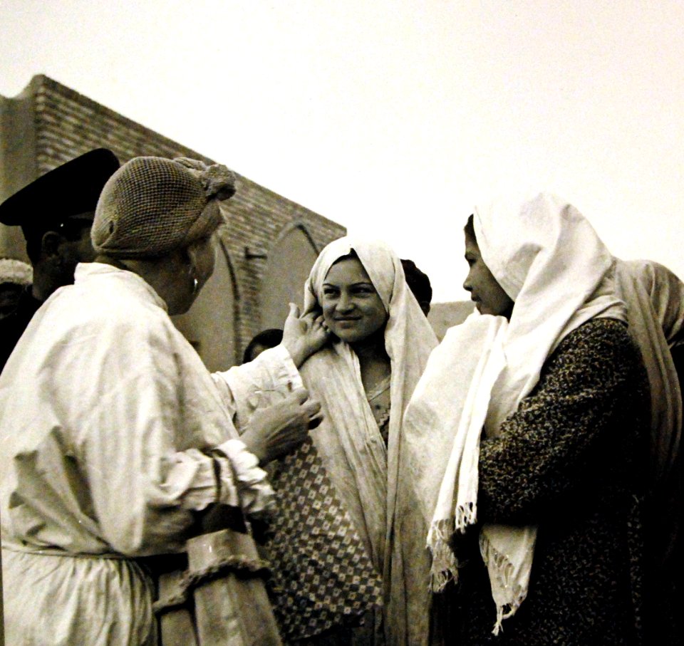 Mrs. Louis Dreyfus, wife of the U.S. Minister to Iran, talking with native girls, WWII (24505536503)