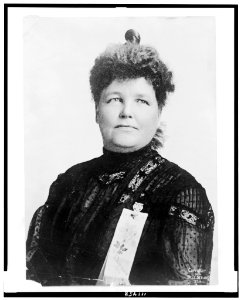 Mrs. Sarah Platt Decker, half-length portrait, facing front LCCN94508346