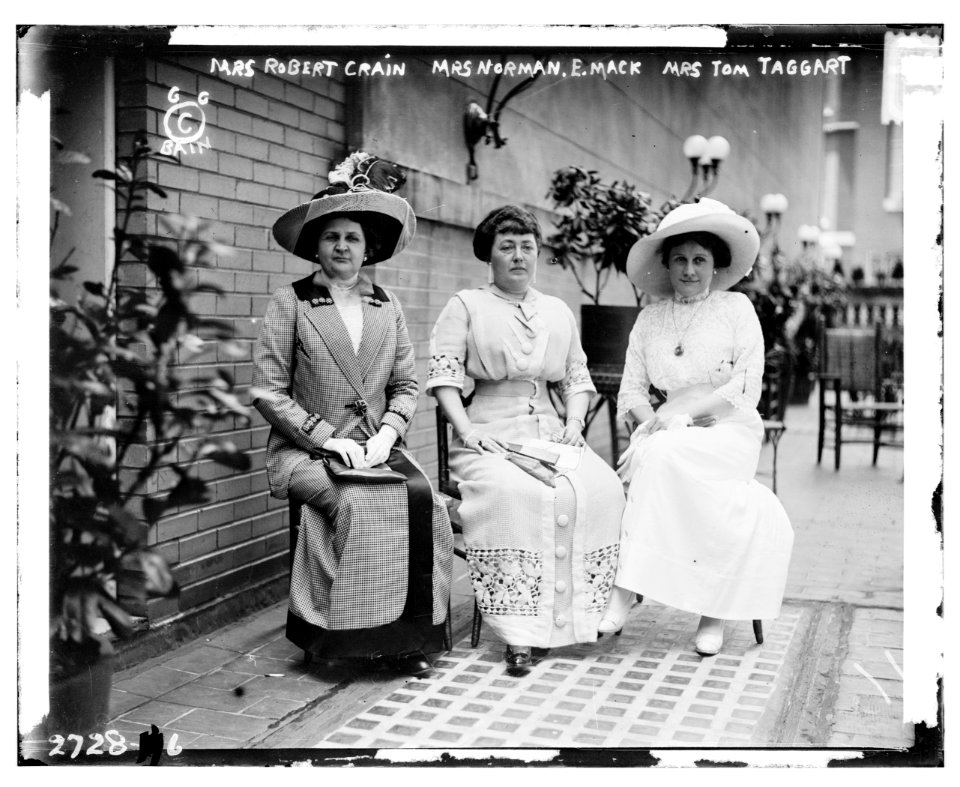 Mrs. Robert Crain, Mrs. Norman E. Mack, Mrs. Tom Taggart LCCN2014693286