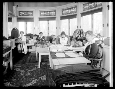 Mrs. Thos. F. Walsh factory LCCN2016851686