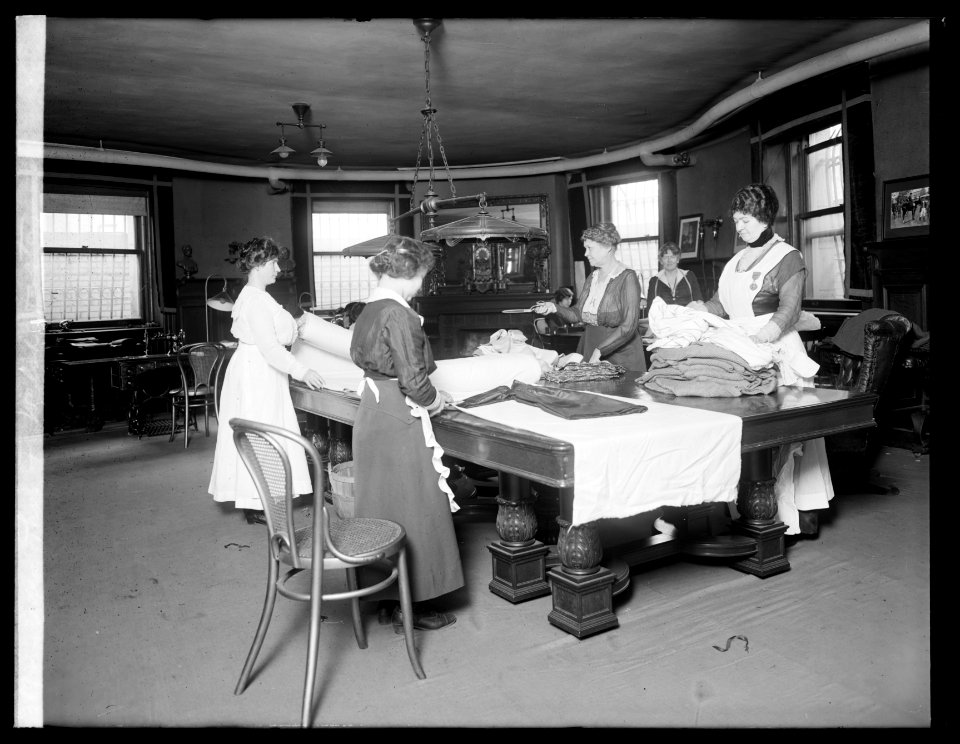 Mrs. Thos. F. Walsh factory LCCN2016851687