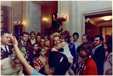 Mrs. Nixon greeting visitors at the White House - NARA - 194305 photo
