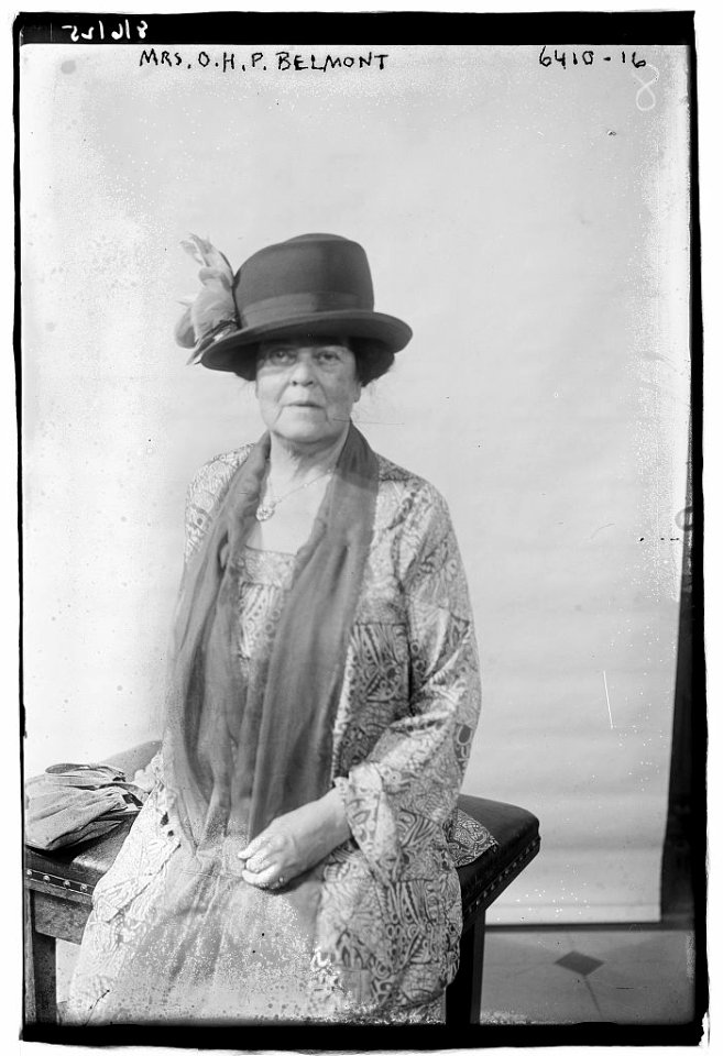 Mrs. O.H.P. Belmont LCCN2014718605