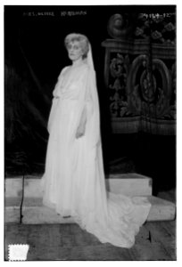 Mrs. Oliver Harriman LCCN2014704228