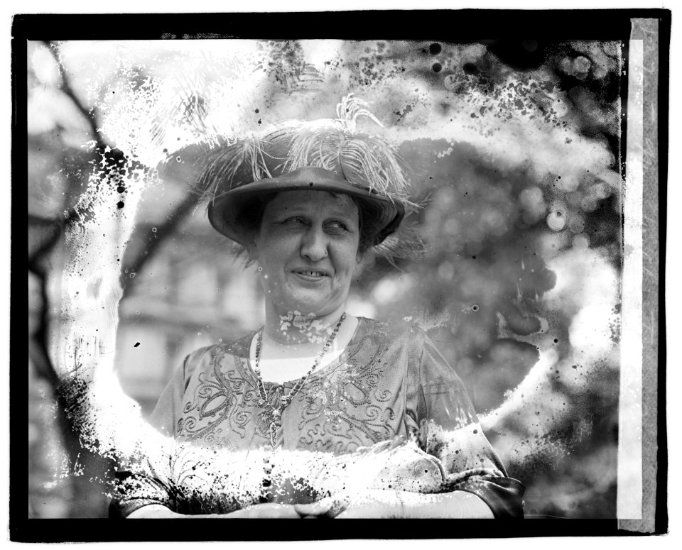 Mrs. Willis (Frank B.) LOC npcc.04065