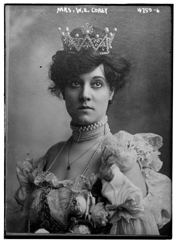 Mrs. W.E. Corey LCCN2014707953