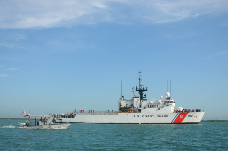MSST Boston greets two Coast Guard Cutters, conducts training on Guantanamo Bay 110709-N-AT101-268