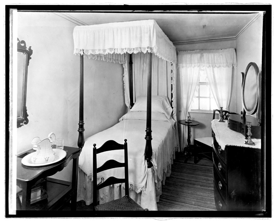 Mt. Vernon, (Virginia), Guest room LCCN2016824166