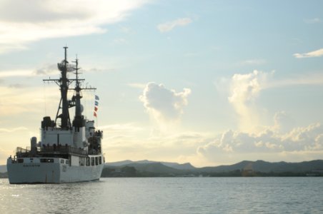 MSST Boston greets two Coast Guard Cutters, conducts training on Guantanamo Bay 110709-N-AT101-126