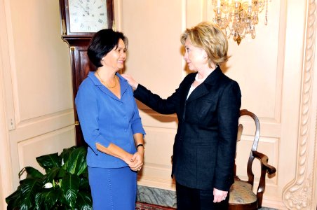 Mu Sochua and Secretary of State Clinton, 2009