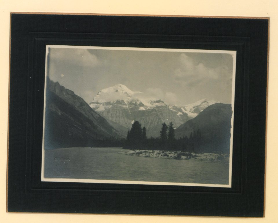 Mt Robson (HS85-10-24779) original