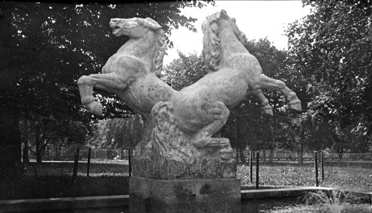 Muetassiloplatzpdf1940bw6048
