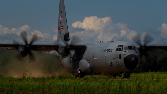 Freighter air force landing