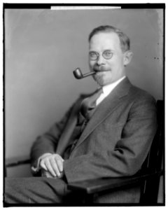 MAYNARD, THEODORE. PROFESSOR LCCN2016862624