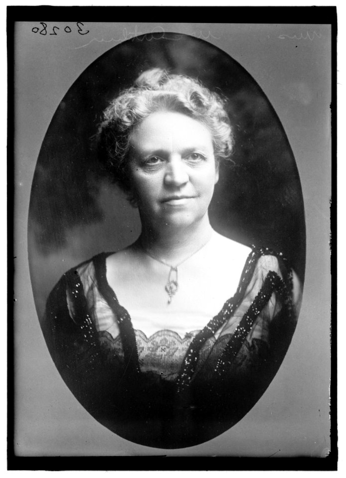 McARTHUR, MRS. LCCN2016869925
