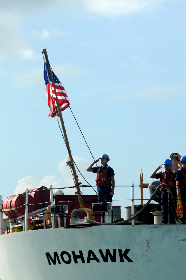 MSST Boston greets two Coast Guard Cutters, conducts training on Guantanamo Bay 110709-N-AT101-344