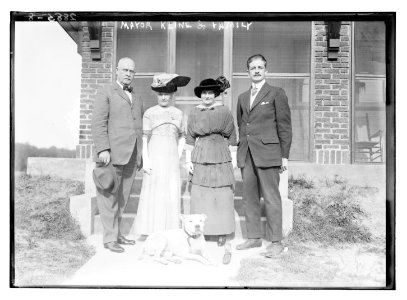 Mayor Kline & family LCCN2014694613
