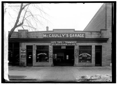 McCaully's garage LCCN2016822579