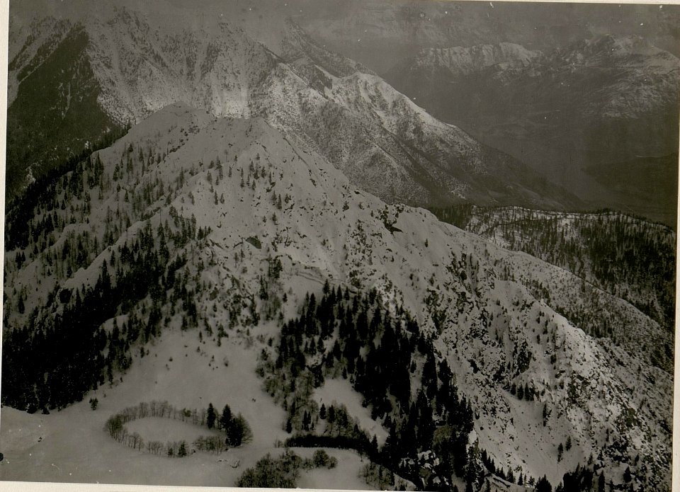 Mt.Vies und Ledrosee. (10-III.1918.) (BildID 15514698)