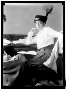 McCORMICK, MRS. MEDILL (RUTH HANNA) LCCN2016865125