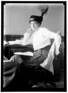McCORMICK, MRS. MEDILL (RUTH HANNA) AT DESK LCCN2016867205