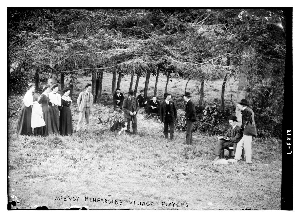 McEvoy rehearsing village players LCCN2014688922
