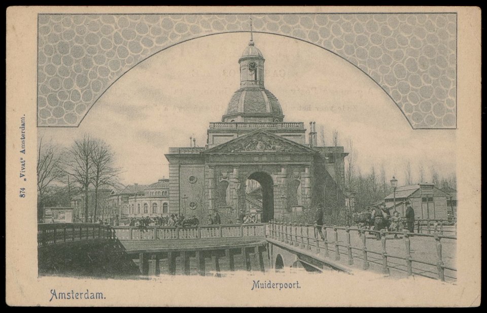 Muiderpoort, Sarphatistraat 124 gezien vanaf de Mauritskade met links de Plantage Middenlaan. Uitgave Vivat, Amsterdam, Afb PBKD00157000004