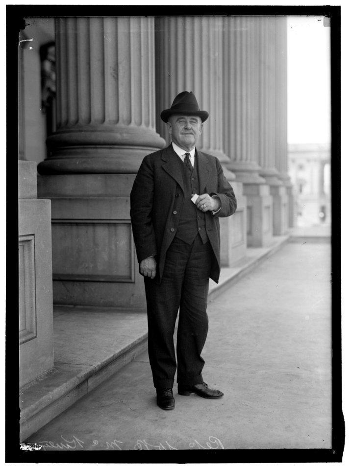 McKINLEY, WILLIAM BROWN. REP. FROM ILLINOIS, 1905-1913, 1915-1921; SENATOR, 1921-1926 LCCN2016864546