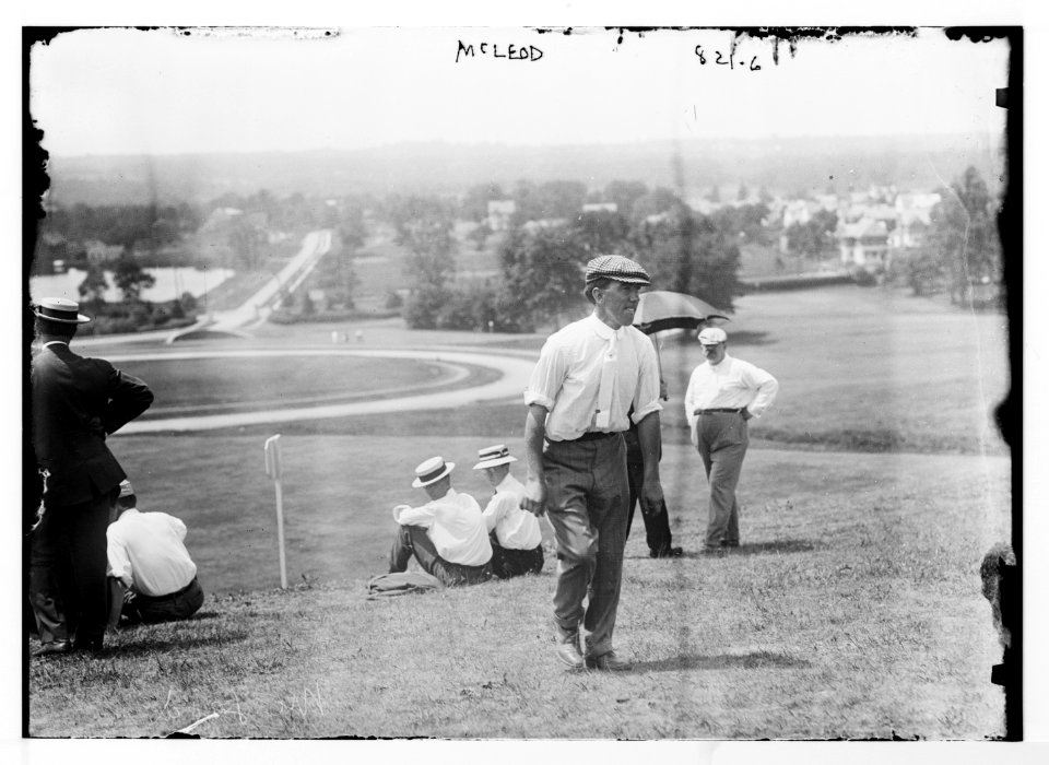 McLeod, with others on golf couse LCCN2014684006