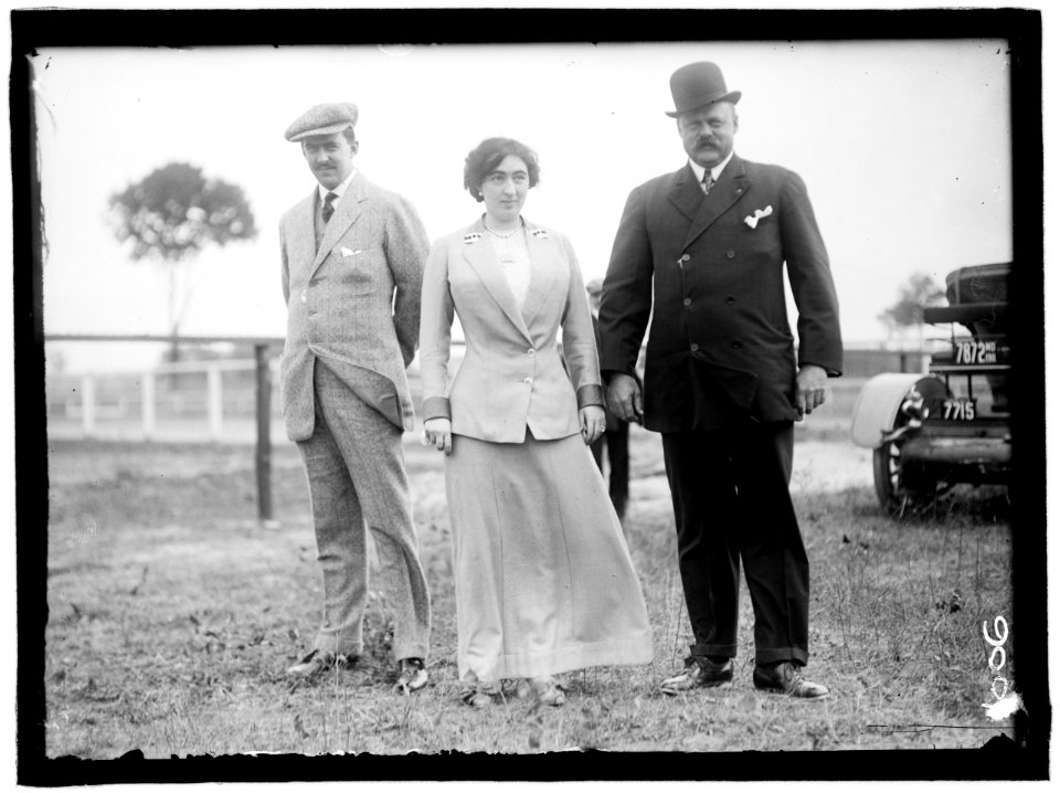 McLEAN, MRS. EDWARD BEALE. WITH HUSBAND LCCN2016863619