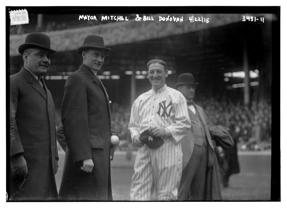 Mayor Mitchel & Bill Donovan, Yanks, 4-22-15 LCCN2014698861