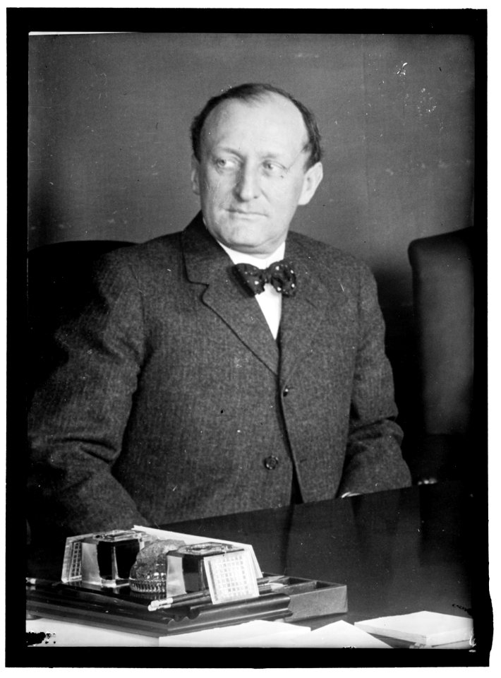 McREYNOLDS, JAMES CLARK. ATTORNEY GENERAL OF U.S., 1913-1914; ASSOCIATE JUSTICE, U.S. SUPREME COURT, 1914- LCCN2016864477
