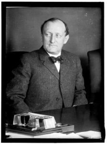 McREYNOLDS, JAMES CLARK. ATTORNEY GENERAL OF U.S., 1913-1914; ASSOCIATE JUSTICE, U.S. SUPREME COURT, 1914- LCCN2016864477
