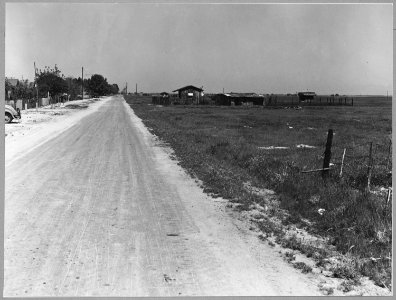 McFarland, Kern County, California. The McFarland shacktown lies to the left. This is the limit of p . . . - NARA - 521687