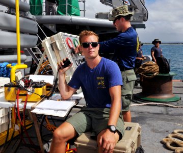 MDSU-1 USNS Safeguard Dive 160726-N-ON468-134
