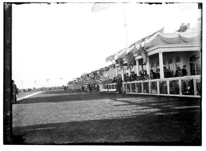 Meadow Brooke (i.e., Meadowbrook) Club House LCCN2014689463