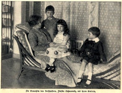 Mechtilde Lichnowsky mit ihren Kindern, 1912