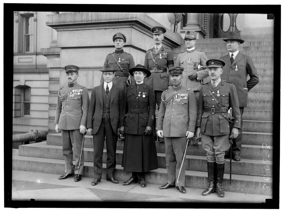 MEDALS, DECORATIONS, ETC. FOREIGN OFFICERS DECORATED BY SEC. BAKER LCCN2016869752