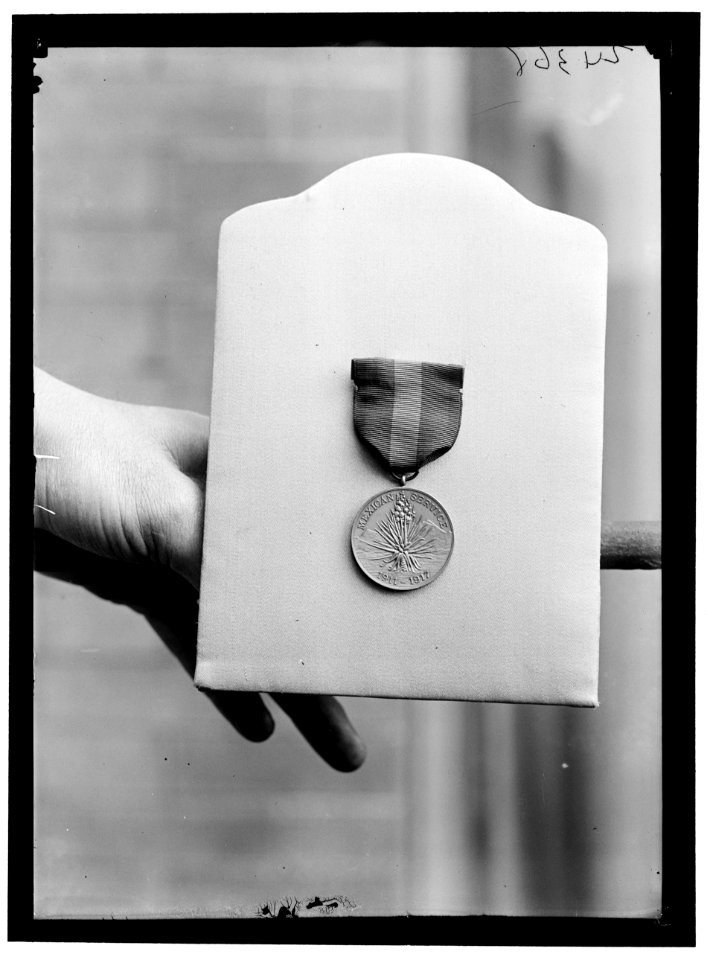 MEDALS, DECORATIONS, ETC., U.S. MEDAL FOR MEXICAN SERVICE, 1911-1917 LCCN2016869114