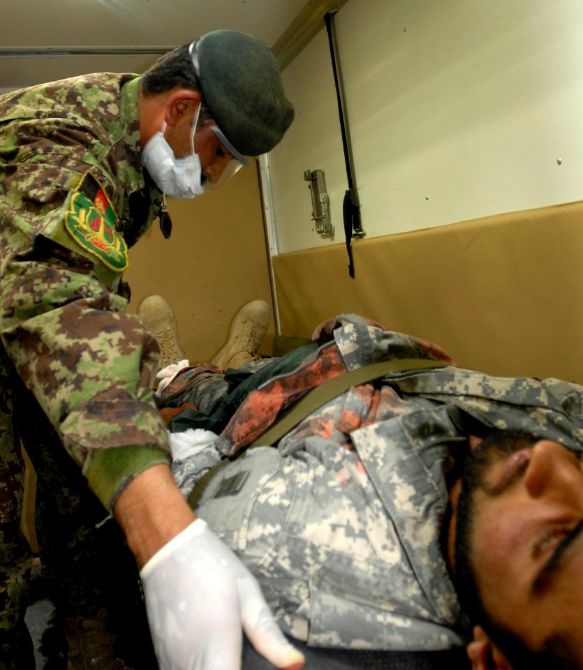 Medic course performs medevac training DVIDS374300