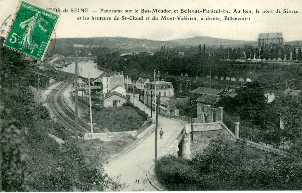 MCFL - BORDS DE SEINE - Panorama sur le Bas-Meudon et Bellevue-Funiculaire. Au loin le Pont de Sèvres...