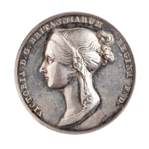 Medalj slagen med anledning av drottning Victorias kröning 28 juni 1838 - Skoklosters slott - 110780 photo