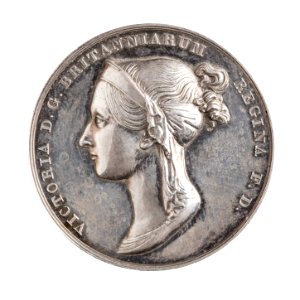 Medalj slagen med anledning av drottning Victorias kröning 28 juni 1838 - Skoklosters slott - 110780