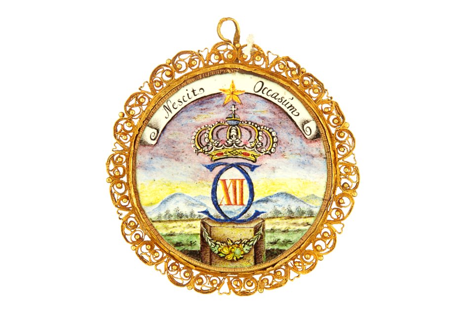 Medaljong från 1700-talet - Livrustkammaren - 97830