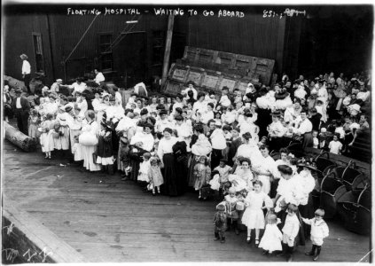 Medicine and hospitals - floating hospital - waiting to go aboard, N.Y.C. LCCN2003663656
