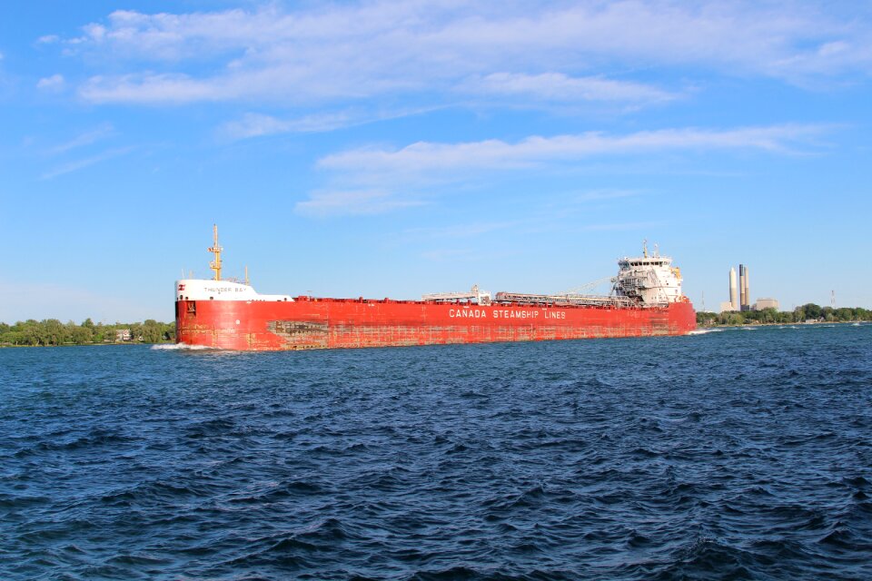 Sea transportation system ship
